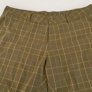 Patagonia‎ Men's Olive Plaid Shorts Size 40 Flat Front 10in Inseam